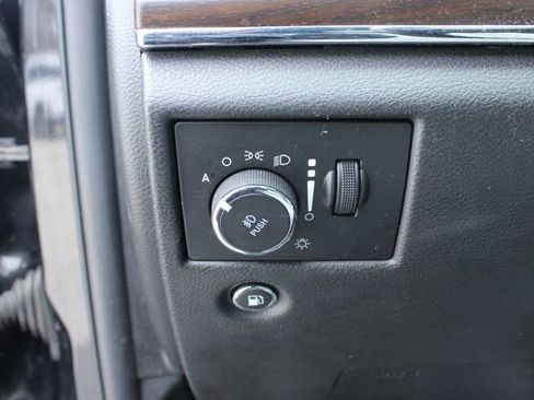 Used 2018 Jeep Grand Cherokee Limited image 16