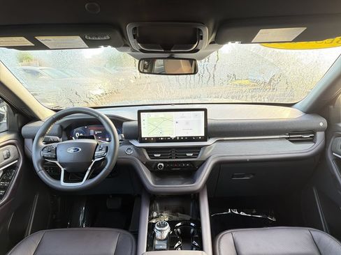Used 2026 Ford Explorer Platinum w/ LUX Leather Package AWD/4WD image 21