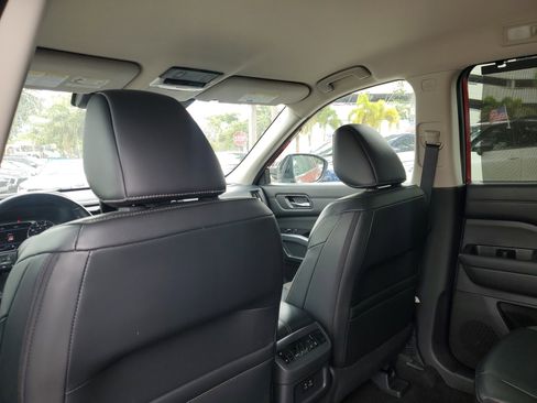 Certified 2023 Nissan Pathfinder SL image 12