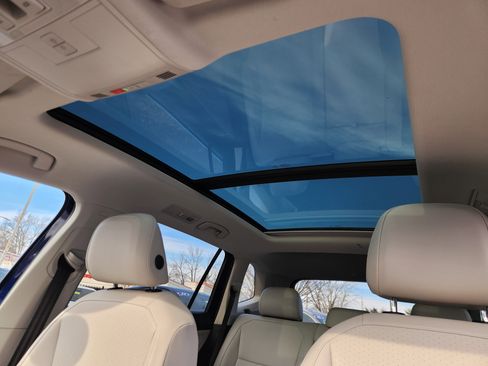 Certified 2022 Volkswagen Tiguan SE w/ Panoramic Sunroof Package image 15