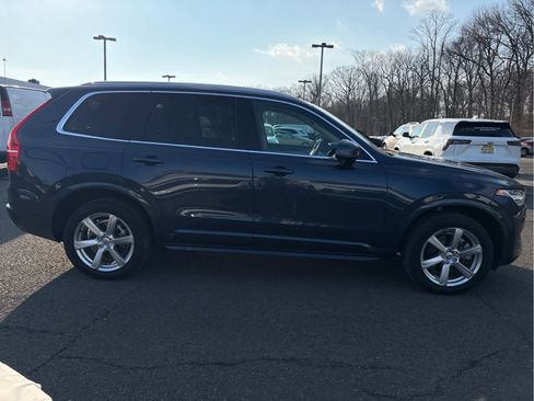 Used 2022 Volvo XC90 T5 Momentum image 8