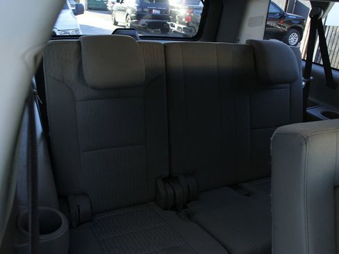 Used 2018 Chevrolet Suburban LS w/ All-Season Package image 19