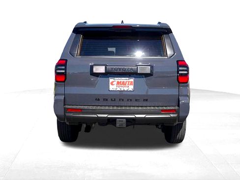 Certified 2025 Toyota 4Runner SR5 AWD/4WD image 4