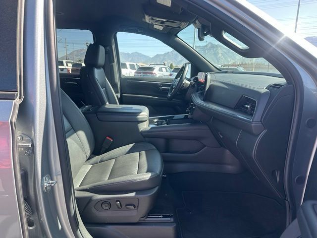 Certified 2025 Chevrolet Suburban Z71 AWD/4WD image 31