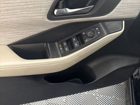 Certified 2023 Nissan Rogue SV FWD image 8