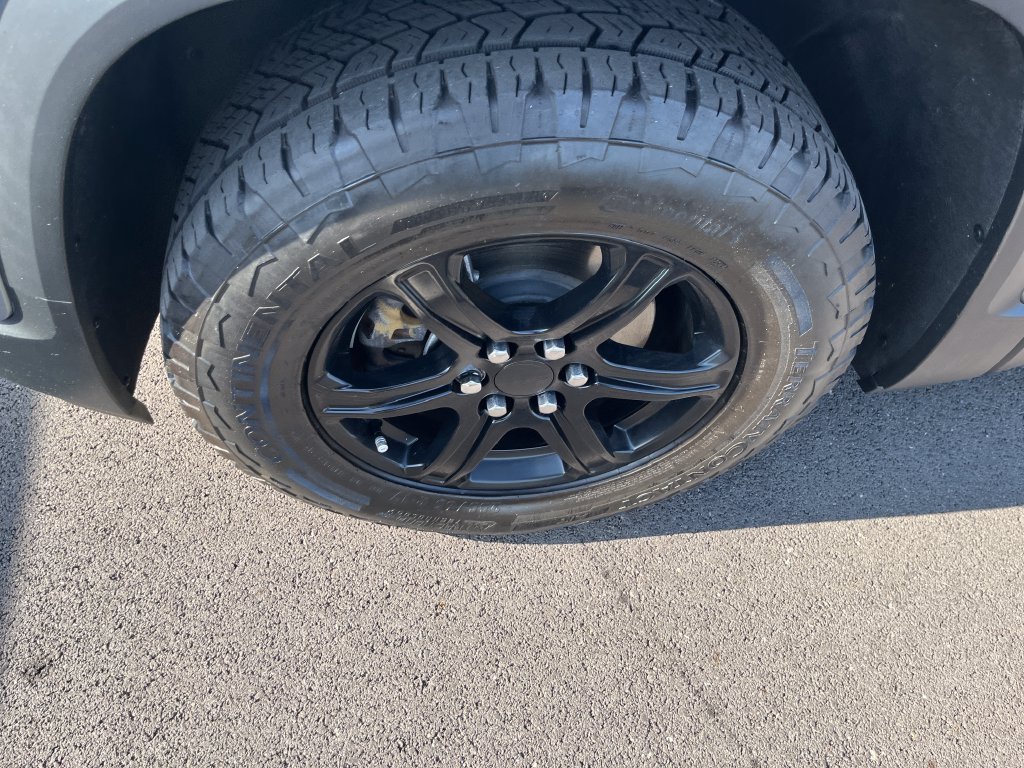 Used 2023 GMC Acadia AT4 AWD/4WD image 9