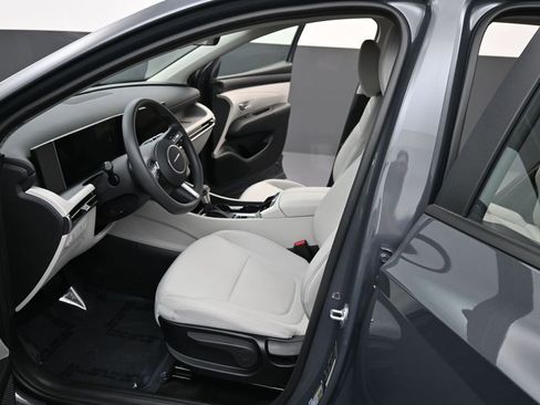 Used 2026 Hyundai Tucson SE FWD image 12