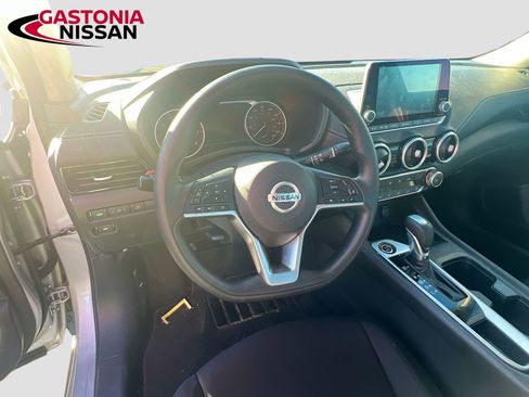 Used 2023 Nissan Sentra SV image 14