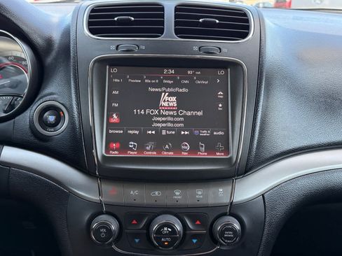 Used 2017 Dodge Journey Crossroad w/ Popular Equipment Group FWD image 18