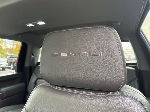 Used 2023 GMC Sierra 3500 Denali image 81