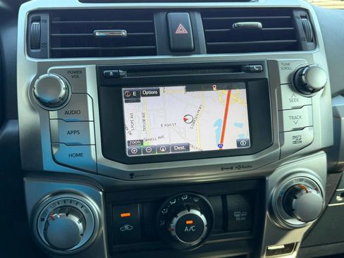 Used 2016 Toyota 4Runner SR5 Premium image 17