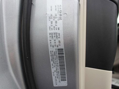 Used 2020 Chrysler Pacifica Touring-L image 31