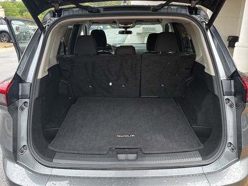 Used 2025 Nissan Rogue SV AWD/4WD image 32