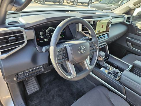 Used 2025 Toyota Sequoia SR5 AWD/4WD image 24