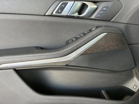 Used 2022 BMW X5 xDrive45e w/ Climate Comfort Package image 10