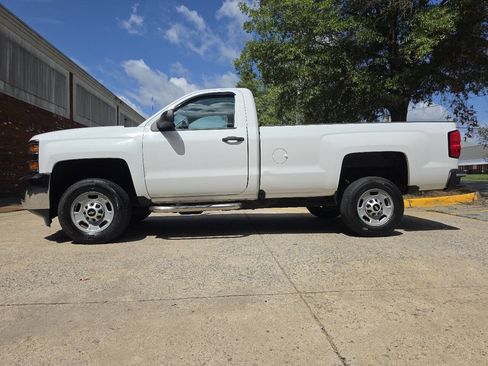 Used 2017 Chevrolet Silverado 2500 W/T RWD image 3
