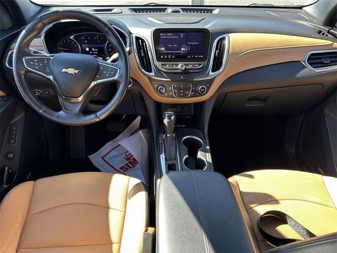 Used 2020 Chevrolet Equinox Premier image 3