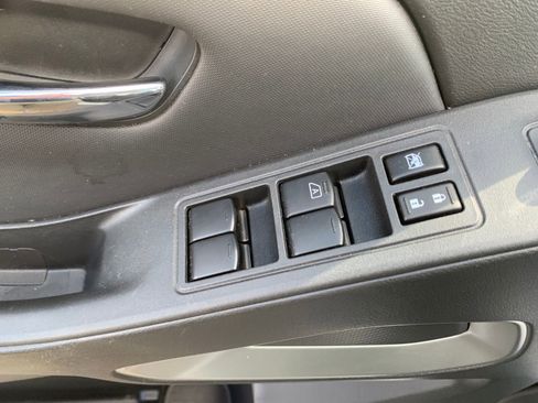 Used 2022 Nissan Frontier SV image 11