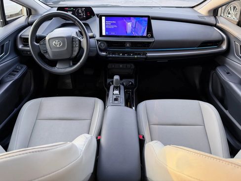 Used 2023 Toyota Prius XLE FWD image 9