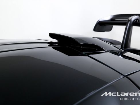 Used 2019 McLaren Senna RWD image 27
