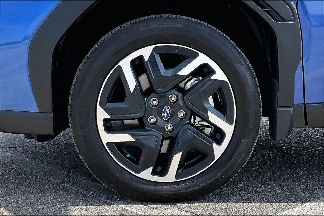 Used 2025 Subaru Forester Limited AWD/4WD image 34