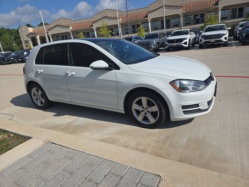 Used 2017 Volkswagen Golf Wolfsburg Edition FWD image 2