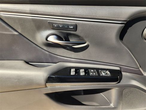Used 2022 Lexus ES 300h w/ Premium Package image 28