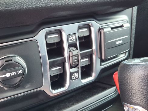 Certified 2026 Jeep Wrangler Unlimited Sport AWD/4WD image 16