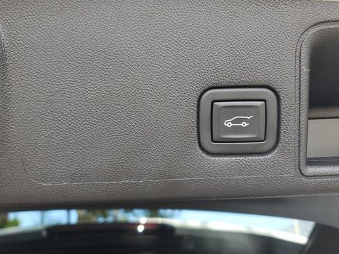 Used 2023 GMC Terrain SLE w/ Driver Convenience Package FWD image 26