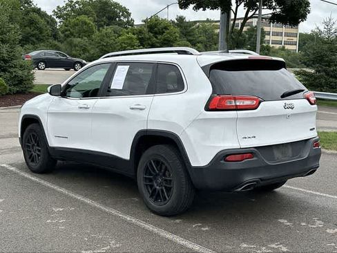 Used 2018 Jeep Cherokee Latitude AWD/4WD image 20