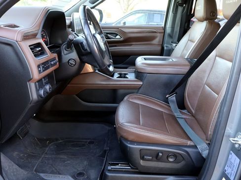Used 2021 Chevrolet Tahoe High Country RWD image 35