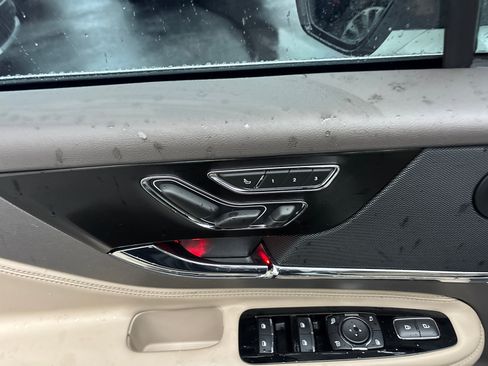 Certified 2023 Lincoln Corsair Reserve w/ Equipment Group 202A image 12