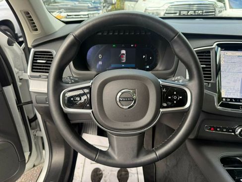 Used 2025 Volvo XC90 B5 Core image 5