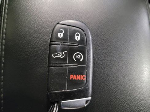 Used 2022 Jeep Grand Cherokee Limited AWD/4WD image 32