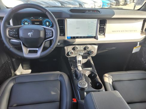 New 2025 Ford Bronco Outer Banks AWD/4WD image 11