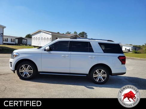 Certified 2022 Ford Expedition Limited image 3