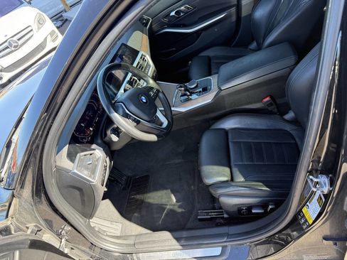 Used 2019 BMW 330i xDrive 330i xDrive AWD 4dr Sedan w/ Convenience Package image 18