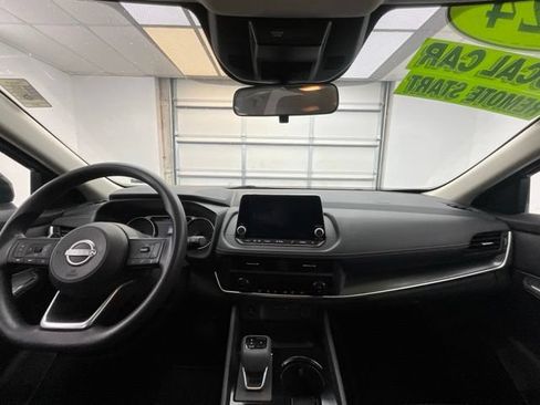 Used 2024 Nissan Rogue SV AWD/4WD image 4