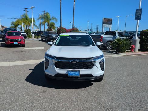 Used 2026 Chevrolet Trax LS w/ LS Convenience Package FWD image 8