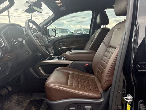 Used 2023 Nissan Titan Platinum Reserve w/ Moonroof Package image 10