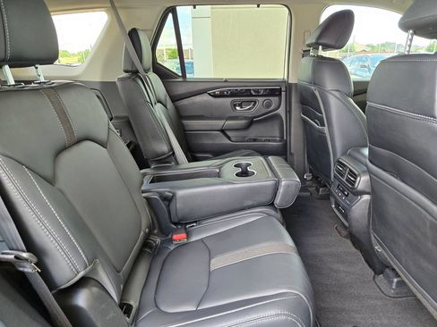 Used 2025 Honda Pilot Touring image 25