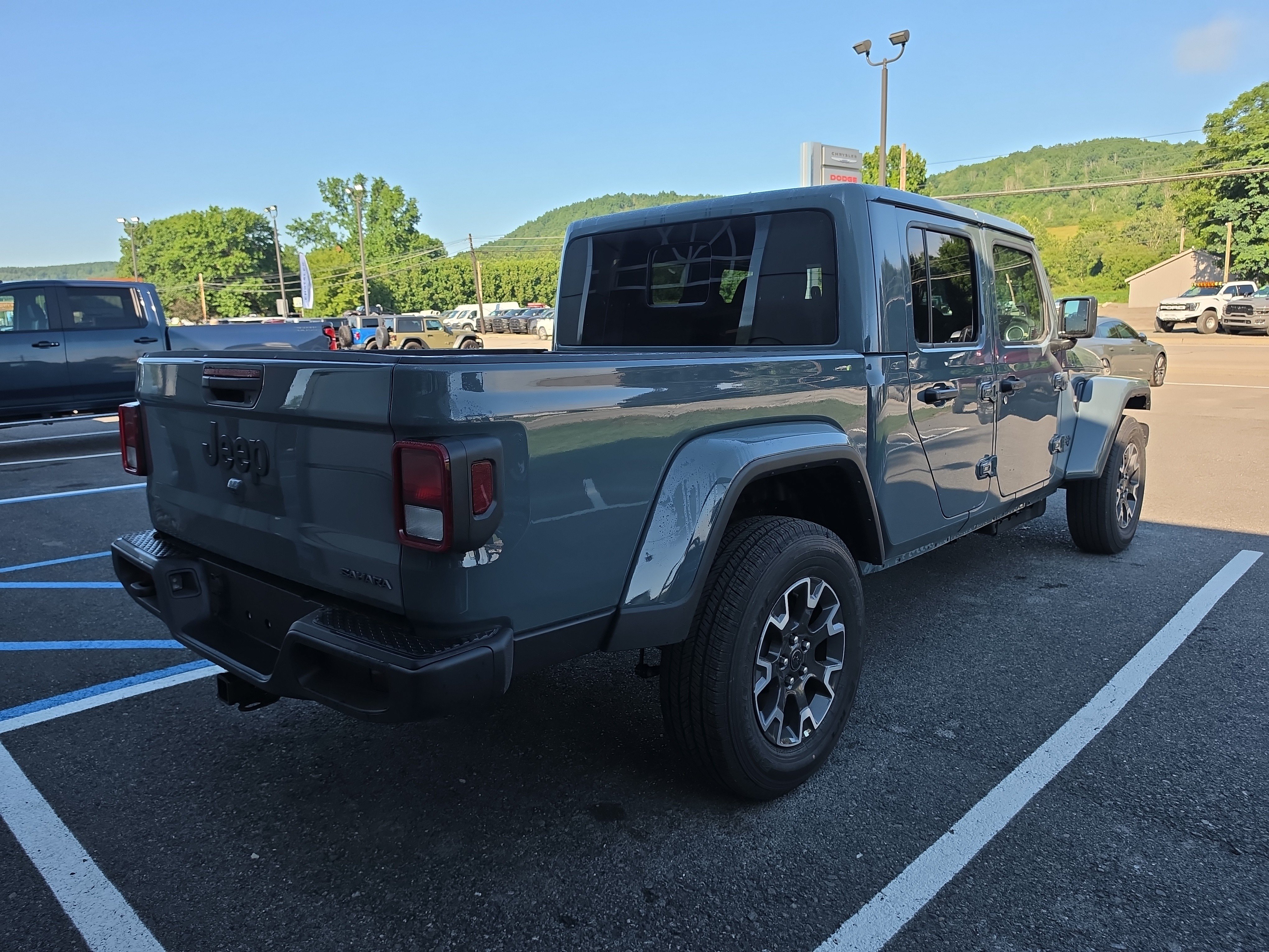 New 2026 Jeep Gladiator Sport AWD/4WD image 3