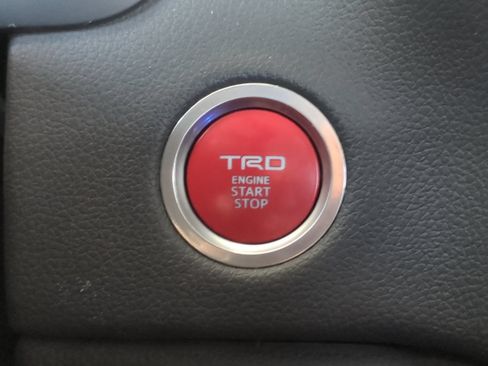 Used 2022 Toyota Tundra Limited w/ TRD Off-Road Package AWD/4WD image 33