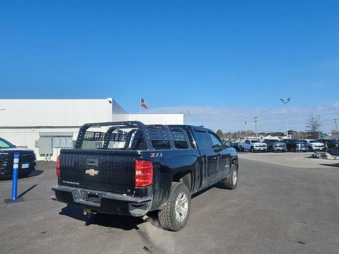 Used 2018 Chevrolet Silverado 1500 LT w/ All Star Edition image 4