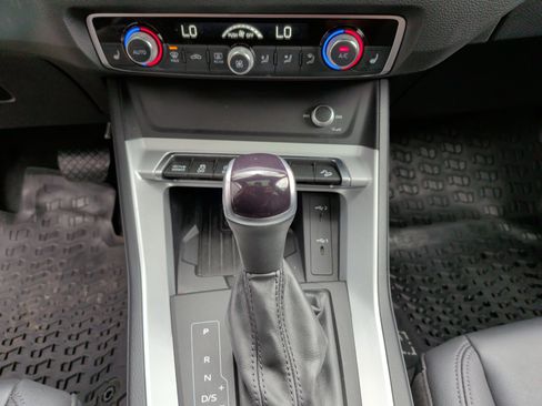 Used 2022 Audi Q3 2.0T Premium Plus image 28