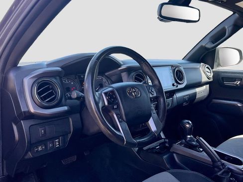Used 2022 Toyota Tacoma TRD Sport w/ TRD Premium Sport Package RWD image 9