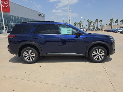 New 2026 Nissan Pathfinder SL FWD image 7
