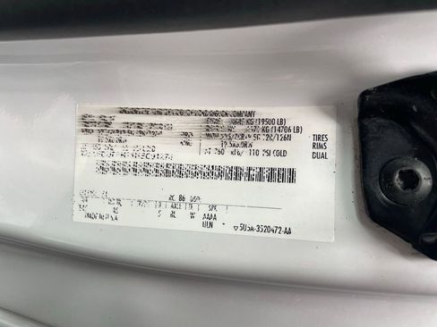 Used 2017 Ford F550 4x4 Regular Cab Super Duty image 16