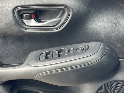 Certified 2025 Honda HR-V LX image 22