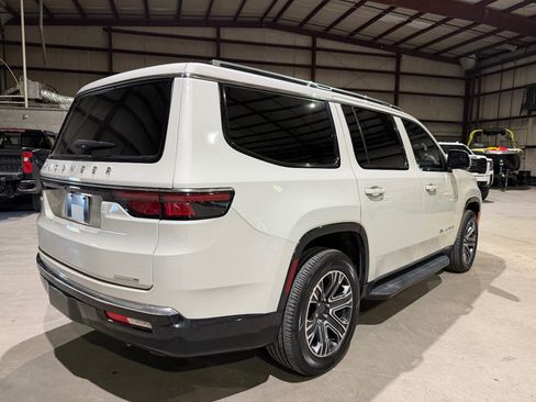 Used 2022 Jeep Wagoneer Series III RWD image 5